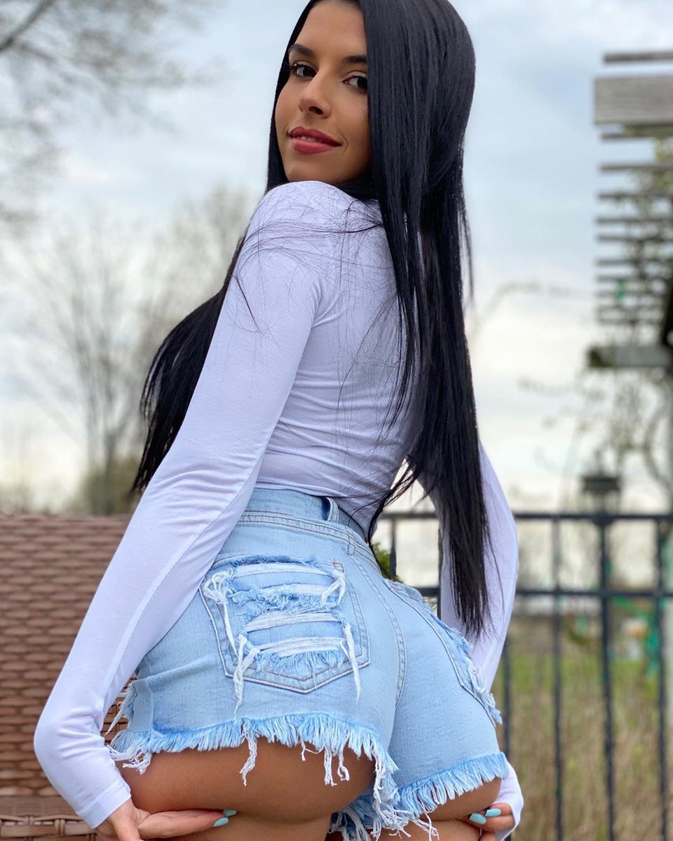 CiteModels's tweet image. Becca spandaro