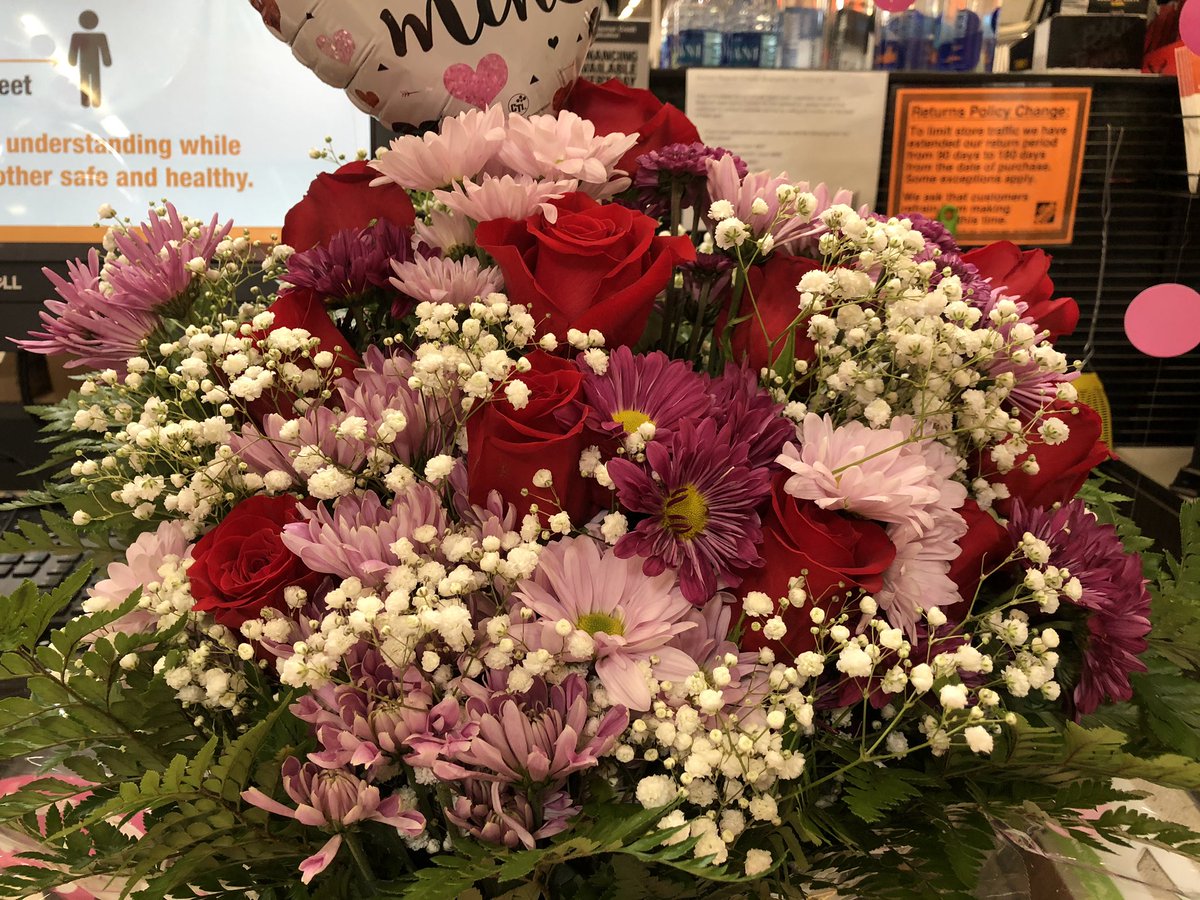 badeker_kelly's tweet photo. 🥰 Oh my goodness! I feel so special! Thank you to my amazing front end! You guys are like family to me! I’m so grateful for everything you guys did for me today!! 😭♥️ #FolsomProud #PacNorthProud https://t.co/keBdPA6YIm