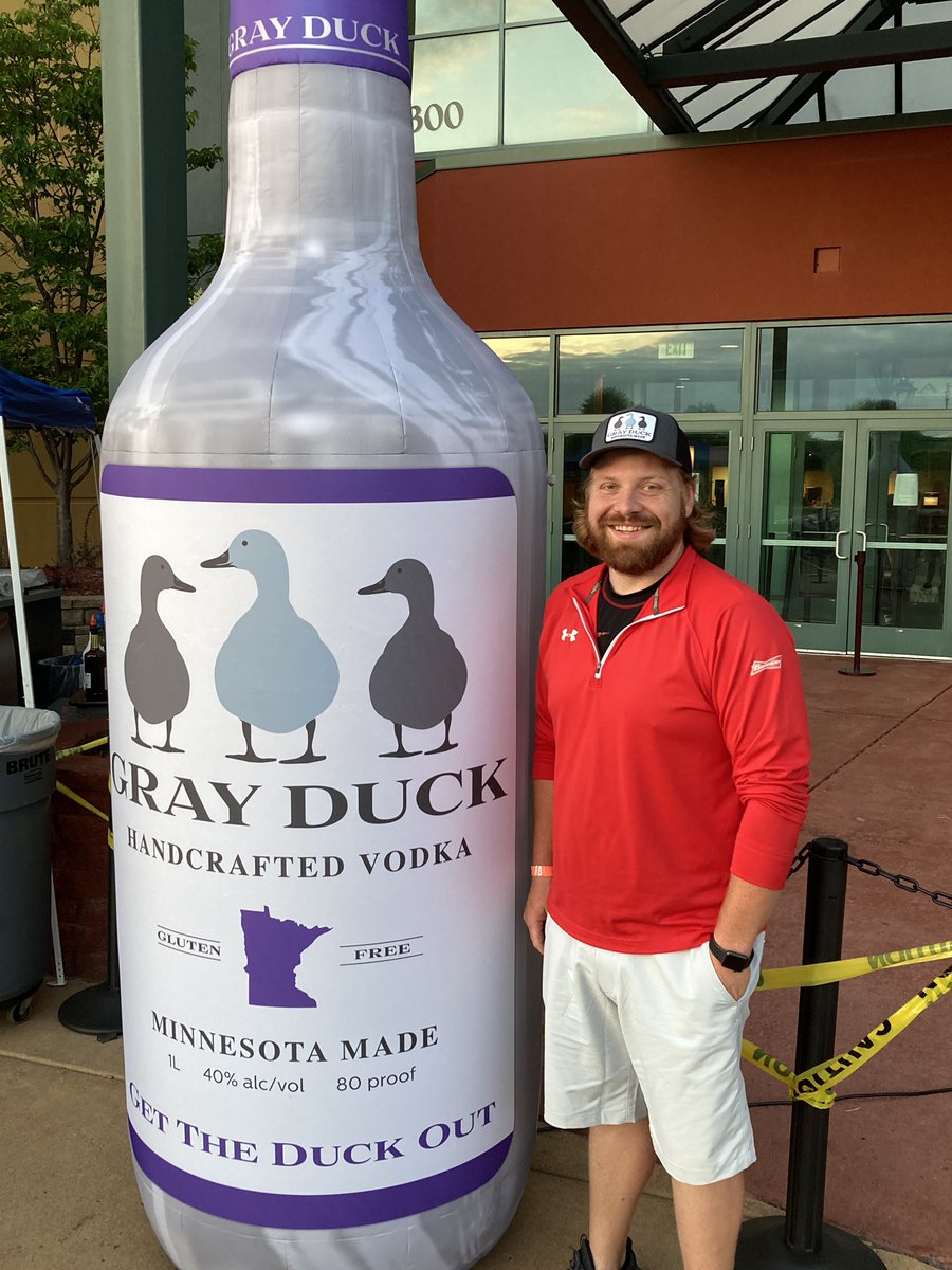 grayduckspirits's tweet photo. Who’s ready for a @Chris_Hawkey concert @jjstenzel1878?
#MinnesotaOriginal
#Hawklive https://t.co/7SzMaKZzqI