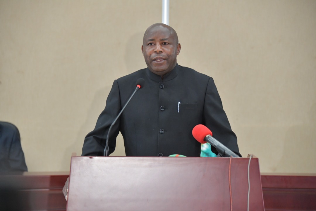 #Burundi

Dans ces moments de dures épreuves pour la nation entière, un discours apaisant des dirrigeants au plus haut niveau de l'Etat donne espoir à la population et réduit considérablement la propagation des rumeurs, surtout via des médias sociaux.

"Soyons tous responsables!"