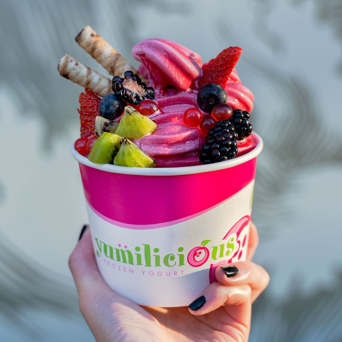 Pomegranate Raspberry S O R B E T 🤤 ⁣⁣⁣ Hope everyone's having a good weekend! 🤗💕