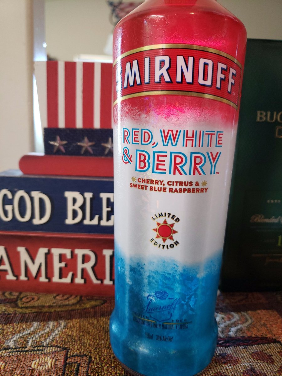 SpookyHorrorGal's tweet image. Tastes just like a bomb pop! 🇺🇸
#drankydrank #alcohol #bombpop #weekendalcoholic