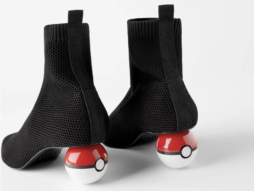 ZARAとポケモンがコラボした結果？ヒールがモンスターボールになるwww