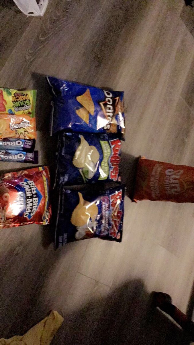 XiderFN's tweet photo. Later tonight we are going to have a movie night. Can’t wait :) https://t.co/Gz7WiXyNqW