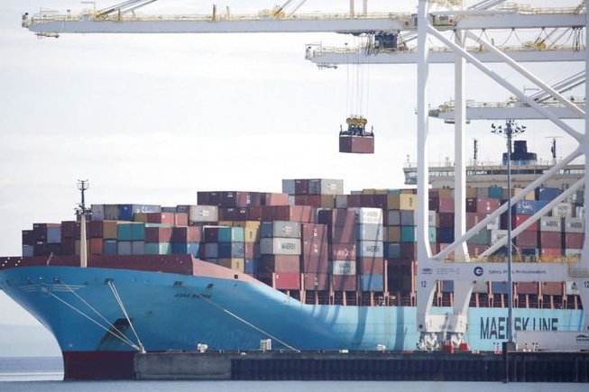 mark29160808's tweet photo. Respect for all those who keep the supply chains moving... https://t.co/jLFRNEIBuX