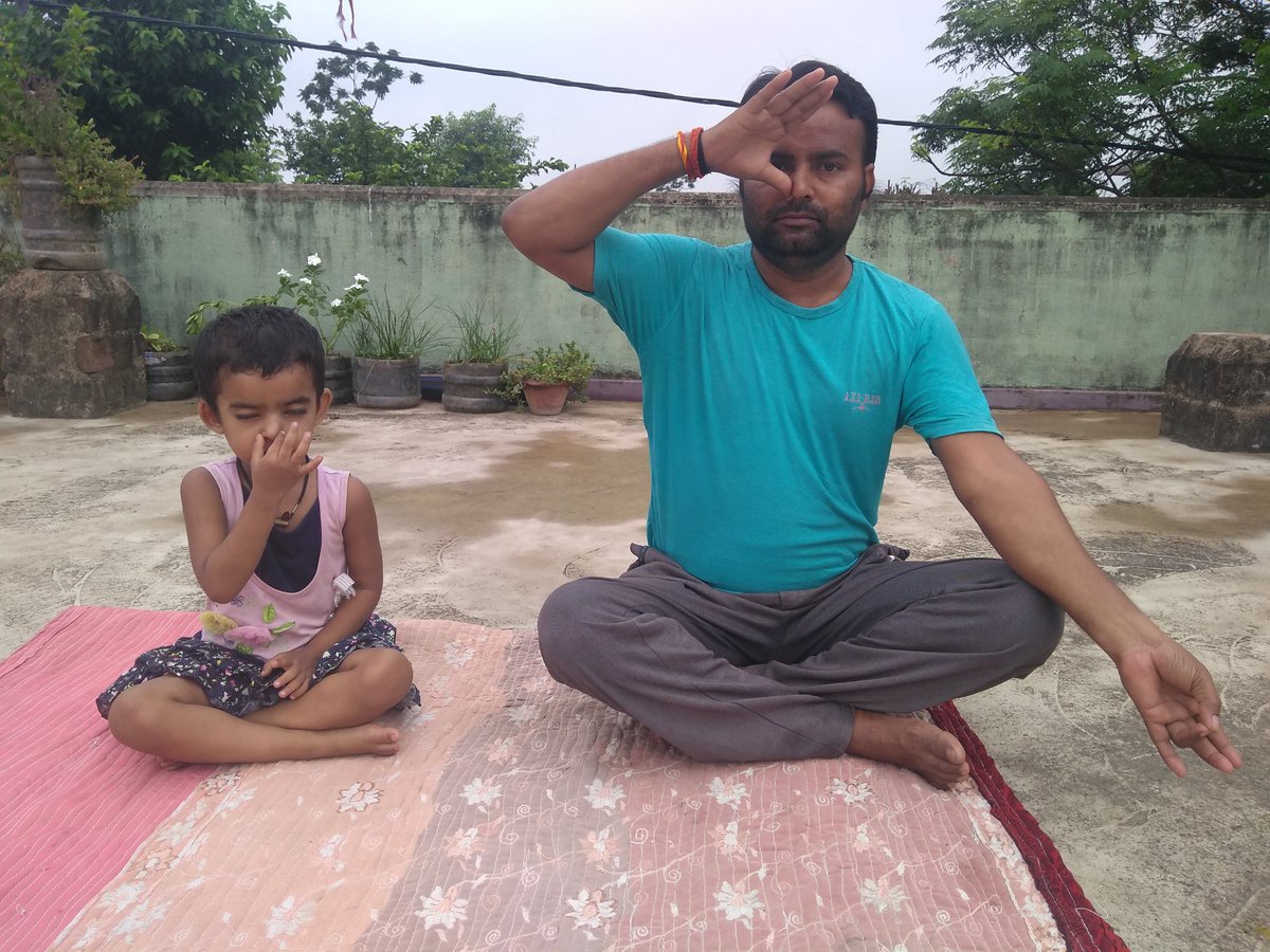 Bih1Csc's tweet photo. All day yoga day https://t.co/KkNuC6kJ3U
