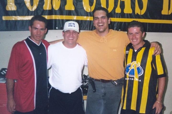 Whata77's tweet photo. @lecuona79 @GastonObledo @Rayados @TigresOficial Es correcto #yoloviyoestuveahi #rayadodecorazon ahi estoy en la orilla izq, Mohamed se avento un golazo de tiro libre y la barrera volteada a la porteria, para ver el gol, jajaja https://t.co/FvsolfDOUC