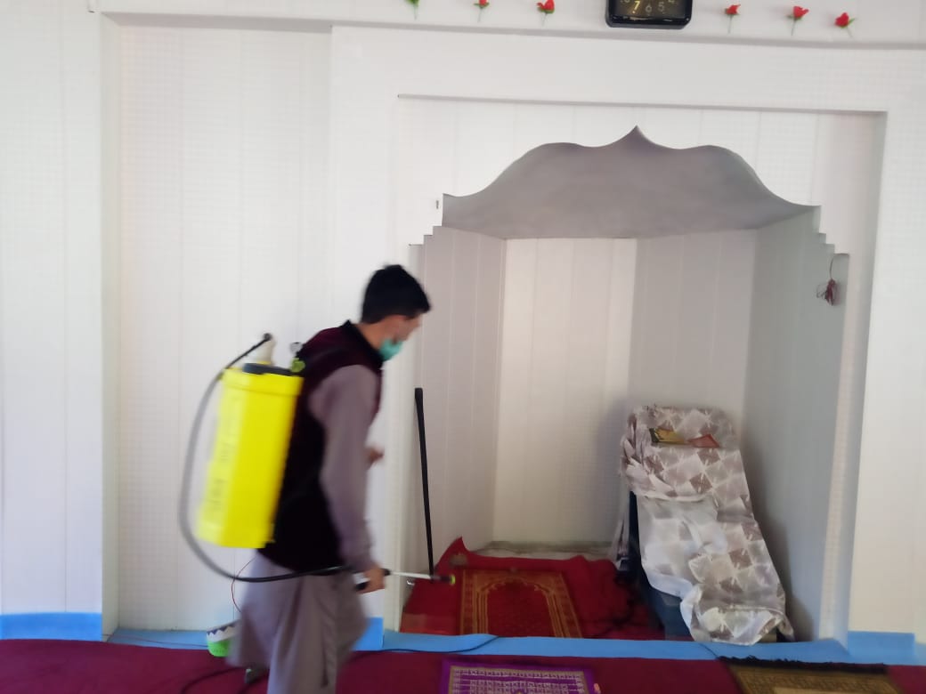 ISORWP's tweet photo. امامیہ میڈیا نیوز📸
امامیہ اسٹوڈنٹس آرگنائزیشن پاکستان راولپنڈی ڈویژن کے یونٹس نے بھمروٹ سیداں مری کے مساجد، امام بارگاہوں اور دیگر خاص مقامات پر اینٹی وائرل سپرے کیا گیا۔
#ISOPAKISTAN
#ISORWP
*#خدمت_مہم*
#Scouts_Fighting_Corona
#COVID19
*#ImamiaScouts ®️* https://t.co/GlBPRK7uir