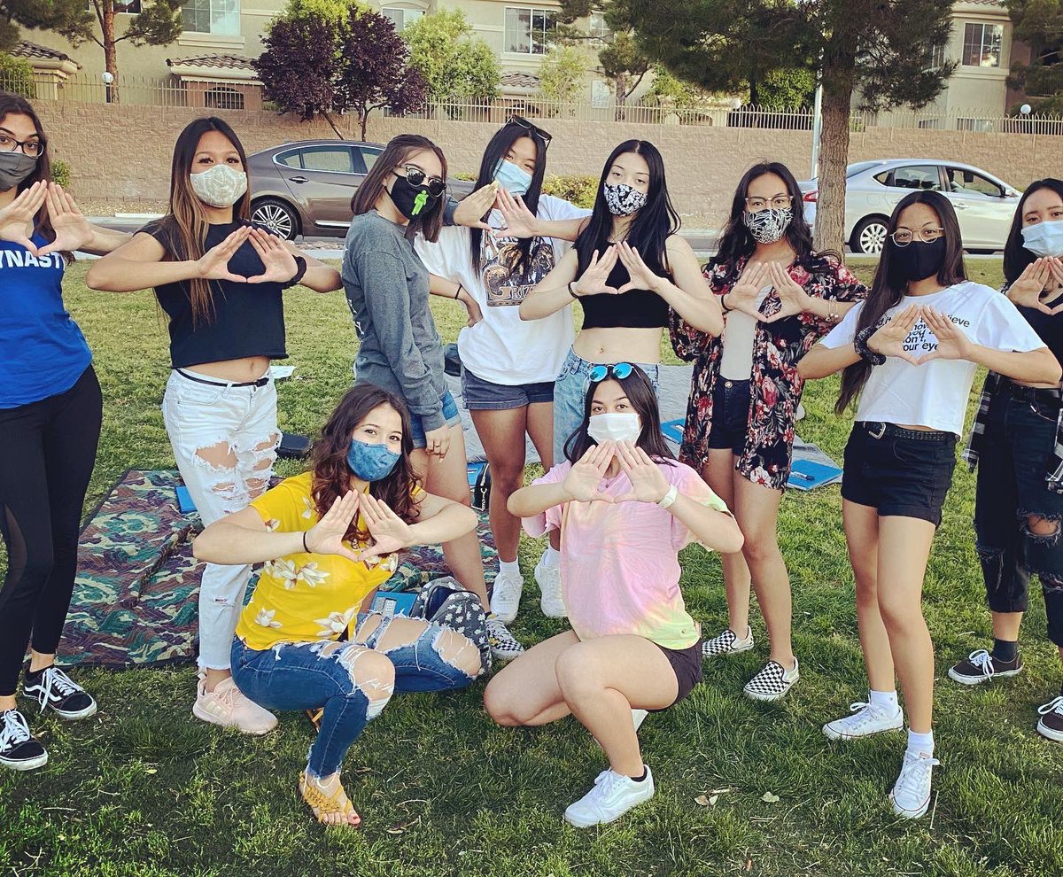 Dynasty__DST's tweet photo. “True friends aren’t the ones who make your problems disappear. They are the ones who won’t disappear when you’re facing problems.” Congrats on an amazing season ladies! We’re so proud of all ur accomplishments!! #VistaDynasty💎 #TeamBonding #D4L #OneFamilyOneSound #FoLyfe https://t.co/OeyUgZlNGG