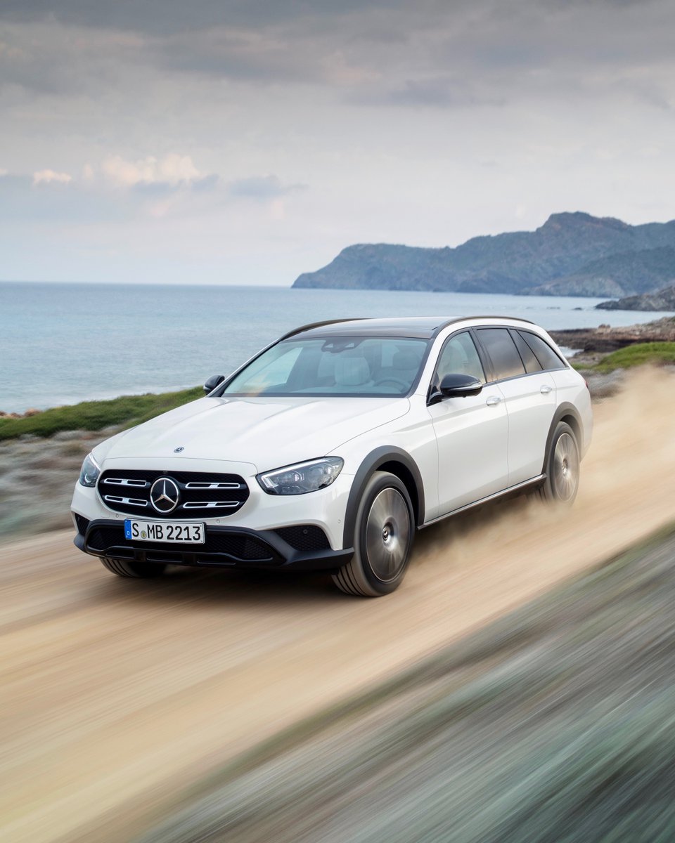 MercedesBenz's tweet image. Off-road-oriented design features, 4MATIC all-wheel drive as standard and increased ground clearance thanks to the likewise standard multi-chamber AIR BODY CONTROL air suspension make the All-Terrain the most versatile variant of the E-Class to date.

mb4.me/e-class-estate…