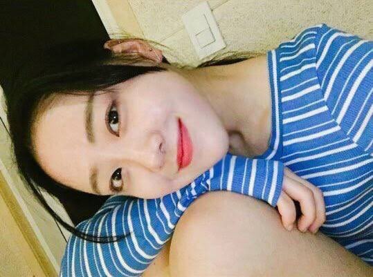 — yves’ selfies, from oldest to newest: a thread