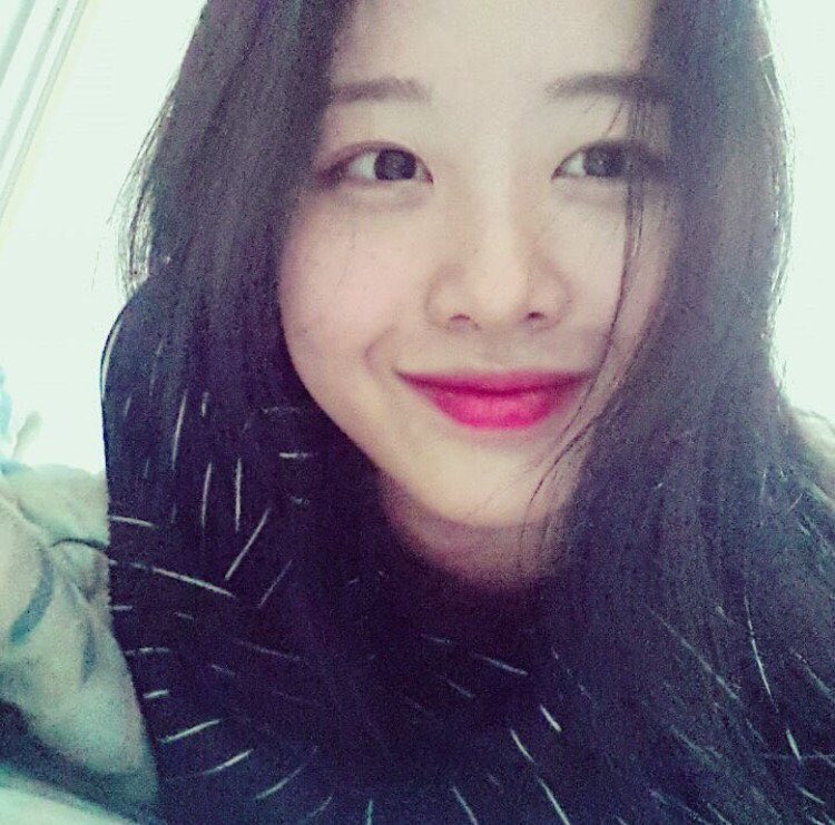 — yves’ selfies, from oldest to newest: a thread