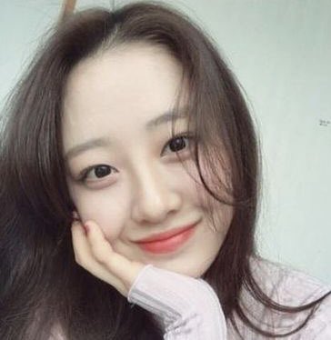 — yves’ selfies, from oldest to newest: a thread