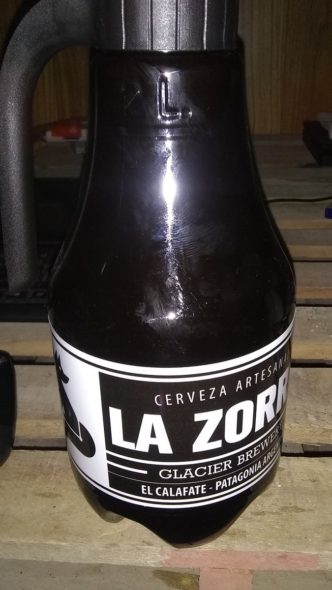 Yoshirofs's tweet photo. @yodafernetero Delivery de recarga de growler, best invento ever... https://t.co/ByQcXyZlnd