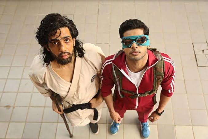 82. MARD KO DARD NAHIN HOTA @NetflixIndiaA quirky comedy starring Bhagyashree ka beta  @Abhimannyu_D (excellent) & a terrific  @gulshandevaiah.Radhika madan is okay.  @manjrekarmahesh is lovely. So is  @JimitTrivedi06.A very innovative & fun film by  @Vasan_BalaRating- 7.5/10