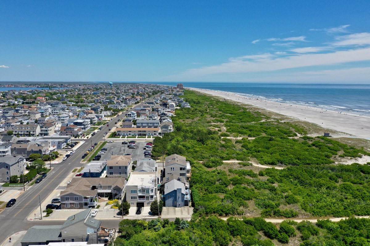 BrigantineHomes's tweet photo. The dunes on the south end of Brigantine Island offer great protection while allowing breathtaking views of the Atlantic Ocean. #brigantine #seashore #beachday https://t.co/1mHGJ5Lbgx