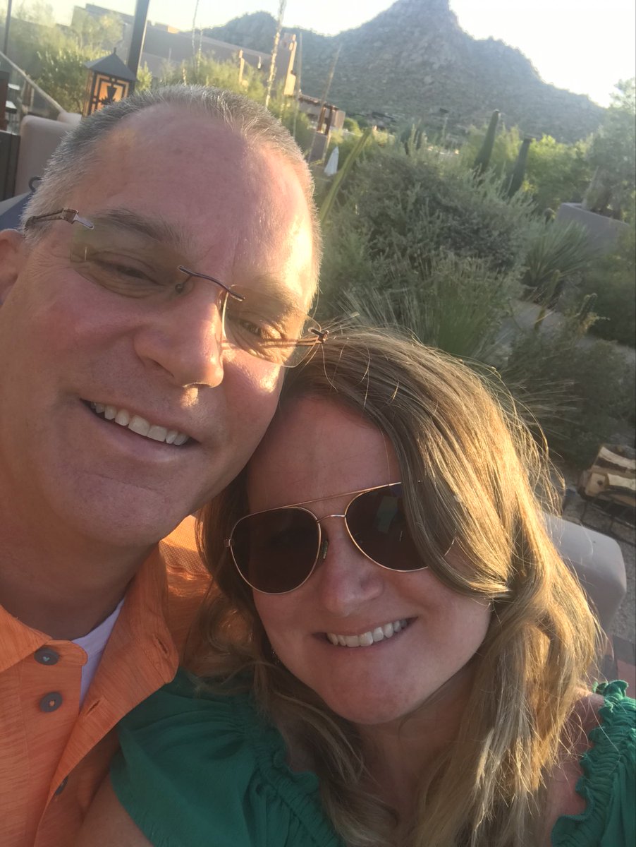 MichelleSkala's tweet photo. Date night ⁦@Joe_Skala⁩ https://t.co/E5cnDTKxFB