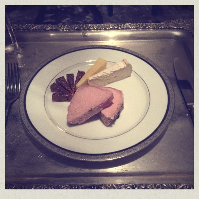 IlIIIlIIIIII's tweet photo. ≖
Roast Pork e Formaggio e Fig Cake. https://t.co/wZK22zg7IO