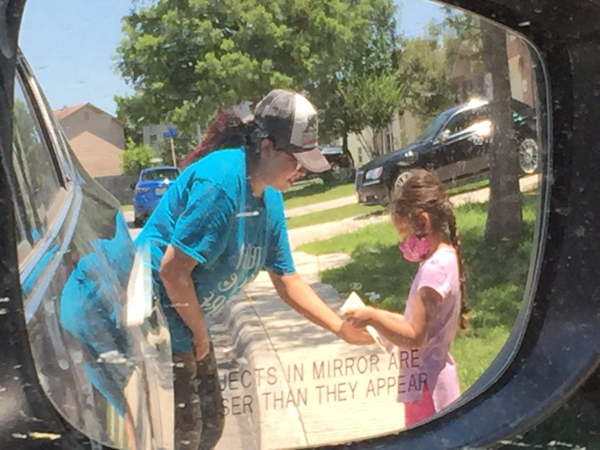 ang_pereyra's tweet photo. It was almost an all afternoon of Friday deliveries hoping to bring joy to my kinders as they received their certificate and summer goodie bag. Only 7 more houses to go next week. @NISDMichael @NISD #MichaelUnited #MichaelLegendary https://t.co/ZMpkxGW2Gj