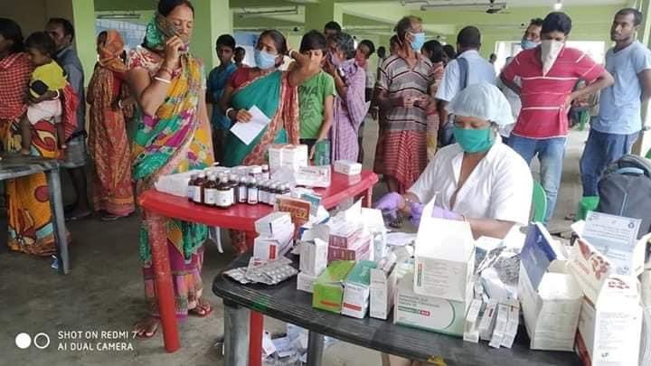 Amitava_BJP's tweet photo. গতকাল বিজেপির বসিরহাট সাংগঠনিক জেলার পরিচালনায় হিঙ্গলগঞ্জ বিধানসভার দক্ষিণ মন্ডলে আয়োজিত হলো একদিনের “বিনামূল্যের স্বাস্থ্য শিবির”।
আমফানে ক্ষতিগ্রস্ত এলাকা হিঙ্গলগঞ্জের মাধবকাটি গ্রামে হল এই স্বাস্থ্যশিবির।
, #আমফানঘূর্ণিঝড় #AmphanSuperCycloneRelief https://t.co/bs98xEcVa6