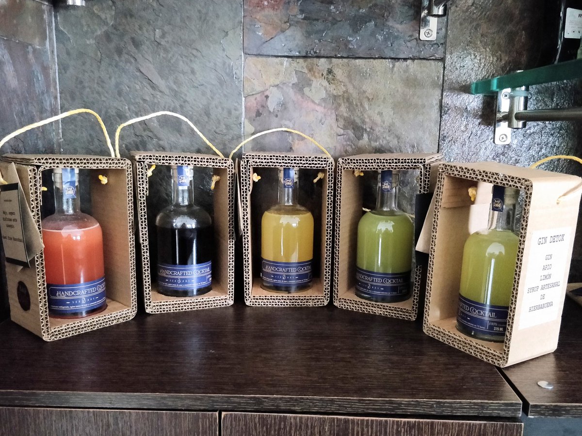 DaniellaMunozA's tweet photo. Miren qué bonito se ve GIN DETOX, este cóctel es parte de la fam de cócteles del #GifSet de #barofdani
Order yours 🤗🤗
📸: ihavethisthingwithalcohol
🥃🍹: barofdani https://t.co/2KcraWykXD