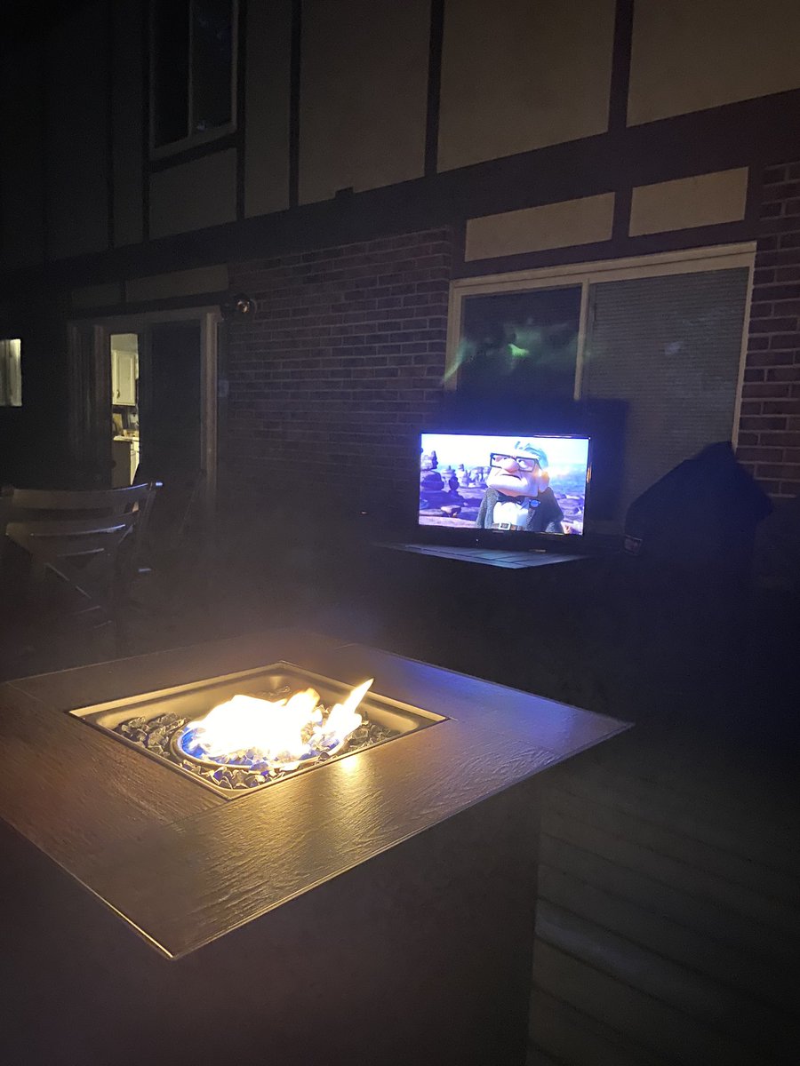 JennBottoms's tweet photo. Not a bad Saturday night #outdoormovie #coolnights #newfirepit #summer2020 https://t.co/yE8BmXpTrP