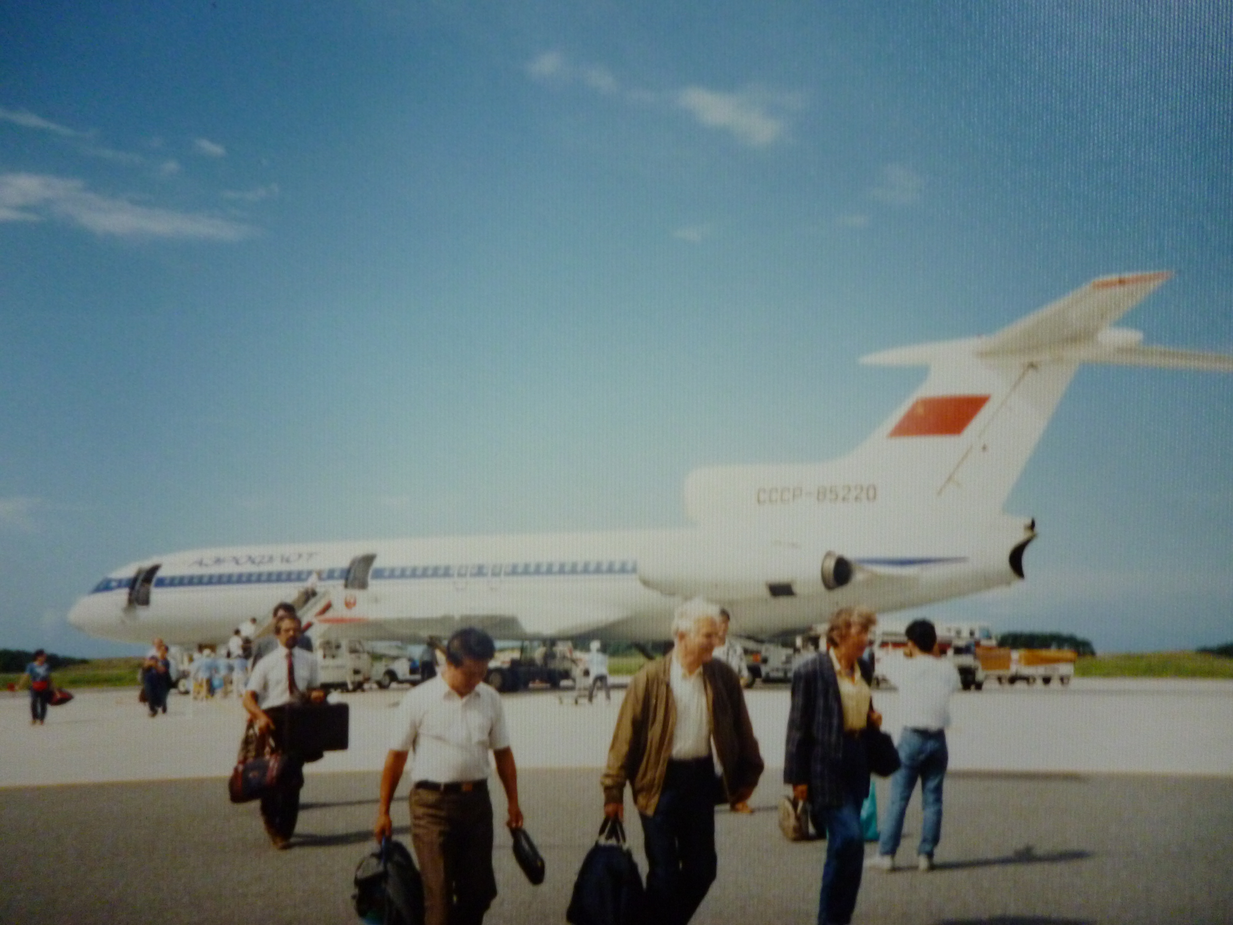 イリューシン62 明日は6月15日 1973年のこの日 新潟 ハバロフスク間の空路開設 東京 大阪 名古屋 福岡 沖縄以外の 空港への国際線就航はこれが最初で 地方空港国際化の先駆け アエロフロートとjalが週1往復づつ その後 成田発着になりました