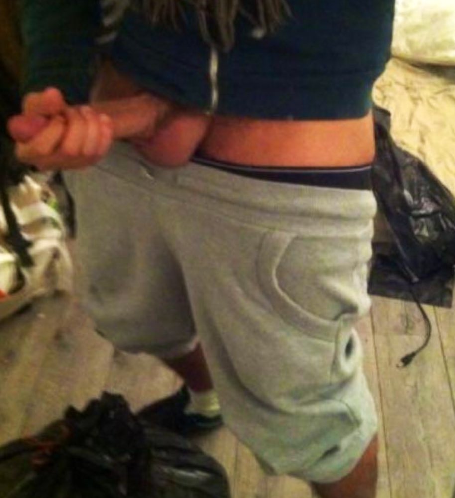 BylkaDZ75's tweet photo. Quand t’as une envie de branle en pleins travaux #TBM #XXL #Hung #BeurGay #GayMiddleEastern #Sex #Kinky #GayParis https://t.co/DHgxLnG8oz