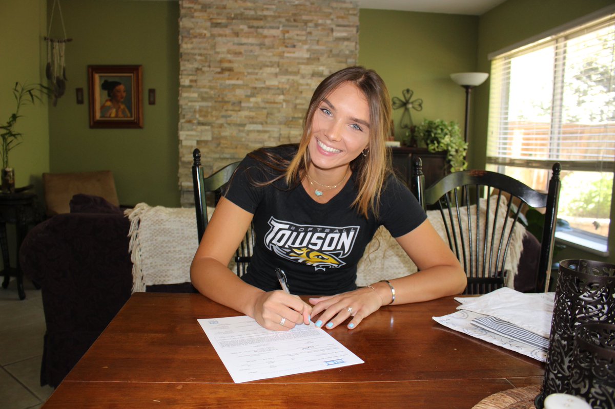 ryleebearpenrod's tweet photo. Thank you Palomar for everything! I am very thankful to announce my commitment to play D1 softball at Towson Univeristy! #RollTigs https://t.co/lDggWuSfMH