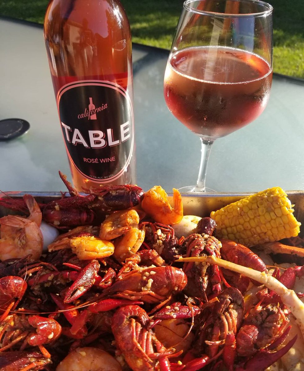 Happy National #Rosé Day! What's in your glass tonight?

📸 @ _winemeplz