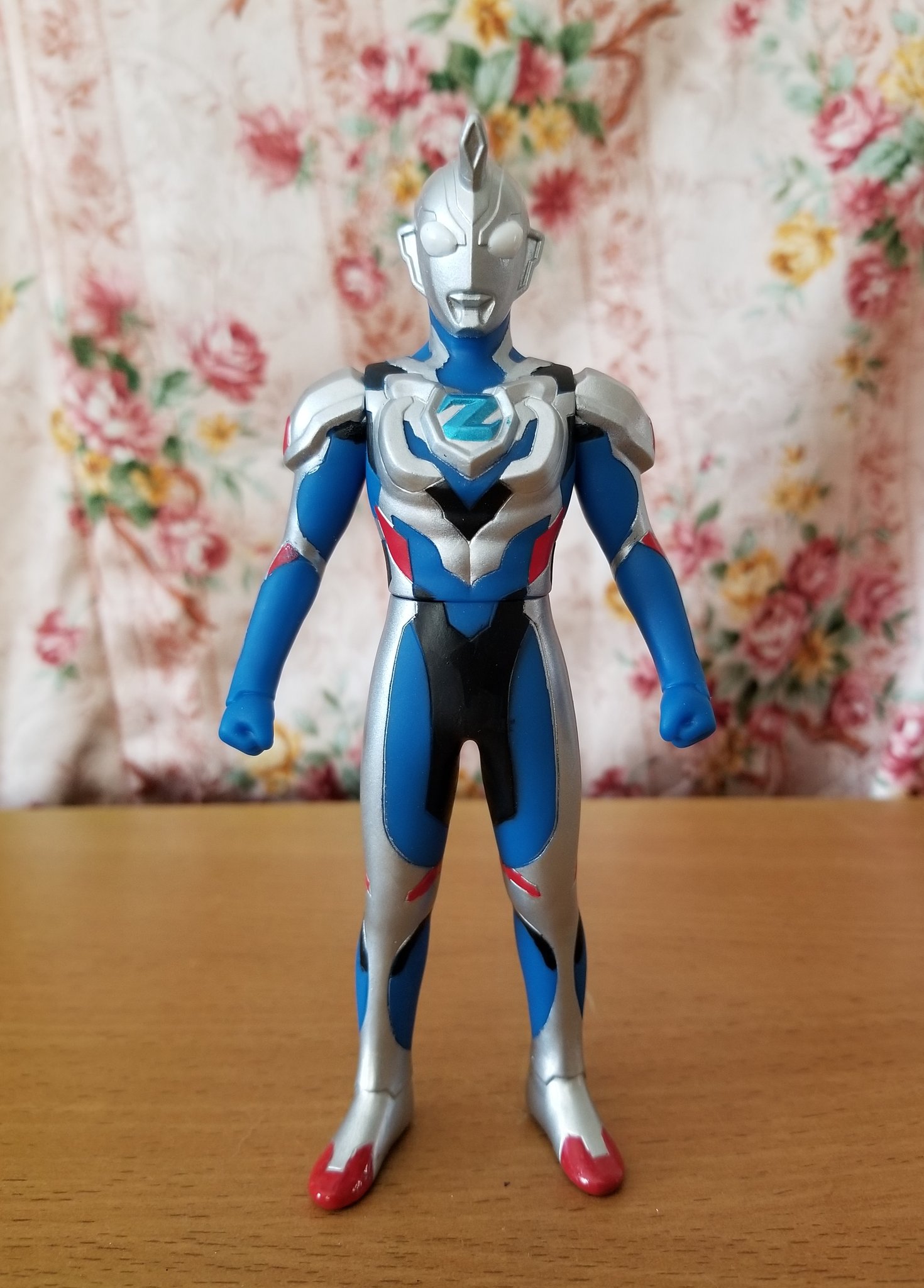 ウルトラマン 特撮 ソフビ リペイント カスタム 『アイゼンボー』 Return of Izenborg” Japanese ver. -Official- - YouTube