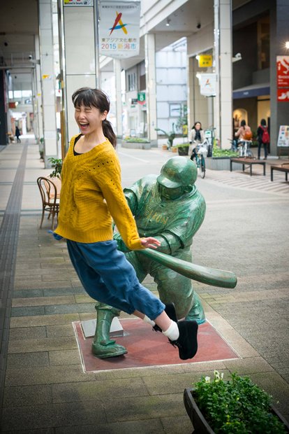 バットやハンマーで殴打 足引きずられ ぶん殴られる 海外の 銅像に襲われてる人 シリーズが面白い Togetter バットやハンマーで殴打 足引きずられ ぶん殴られる 海外の 銅像に襲われてる人 シリーズが面白い Togetter