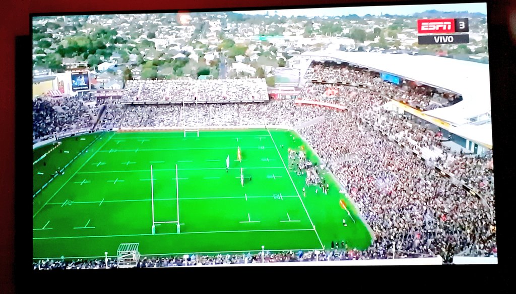 Que lindo ejemplo el de NZ de manejo del #COVID19, así luce un estadio del #SuperRugbyNZxESPN 
En #Chile estamos a meses de un partido a estadio lleno😨😥