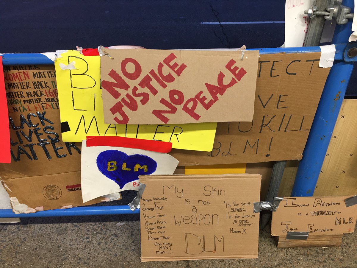 KremlinAnnex's tweet image. #BLMDC #KremlinAnnex ✌️