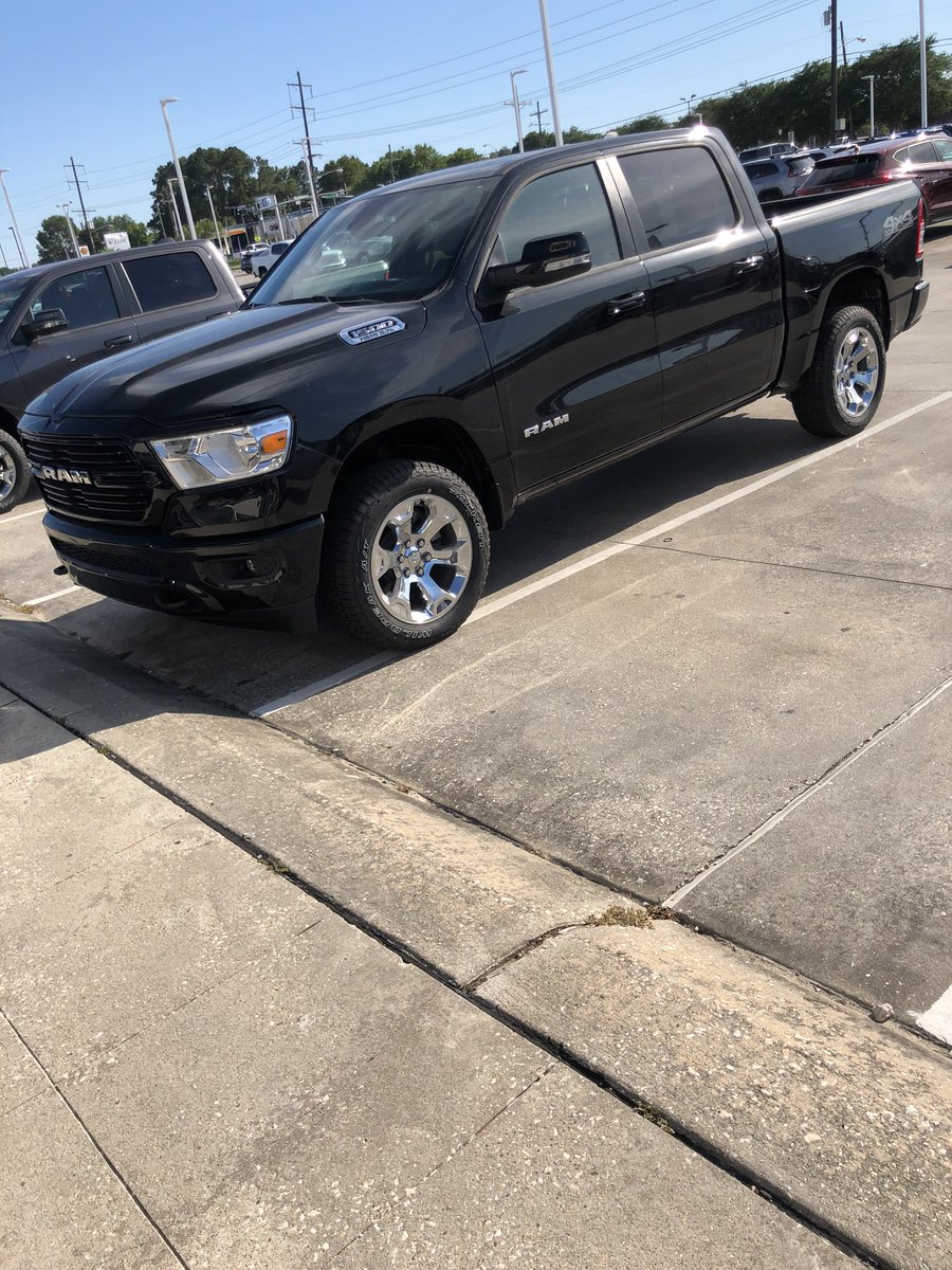 jrrw17's tweet photo. Well messed around and bought a new dodge #fuckaford https://t.co/wdKfpaYzax