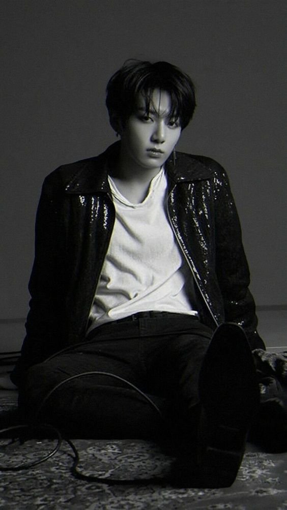 Jungkook - Black and White(Help!!! )