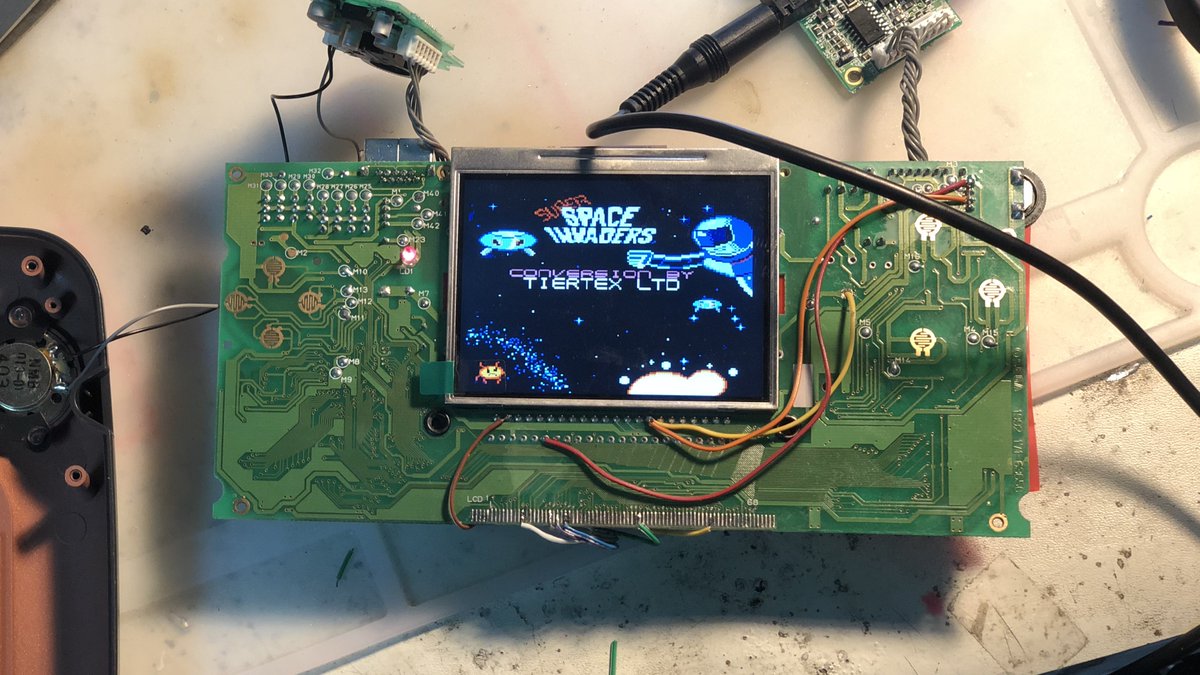 DiscConnection's tweet photo. #Sega #GameGear full recap + #McWill LCD upgrade. Caps &amp; LCD kit sourced from @Console5dotCOM #Console5 #DiscConnection #retrogaming https://t.co/HYoFf9q7al