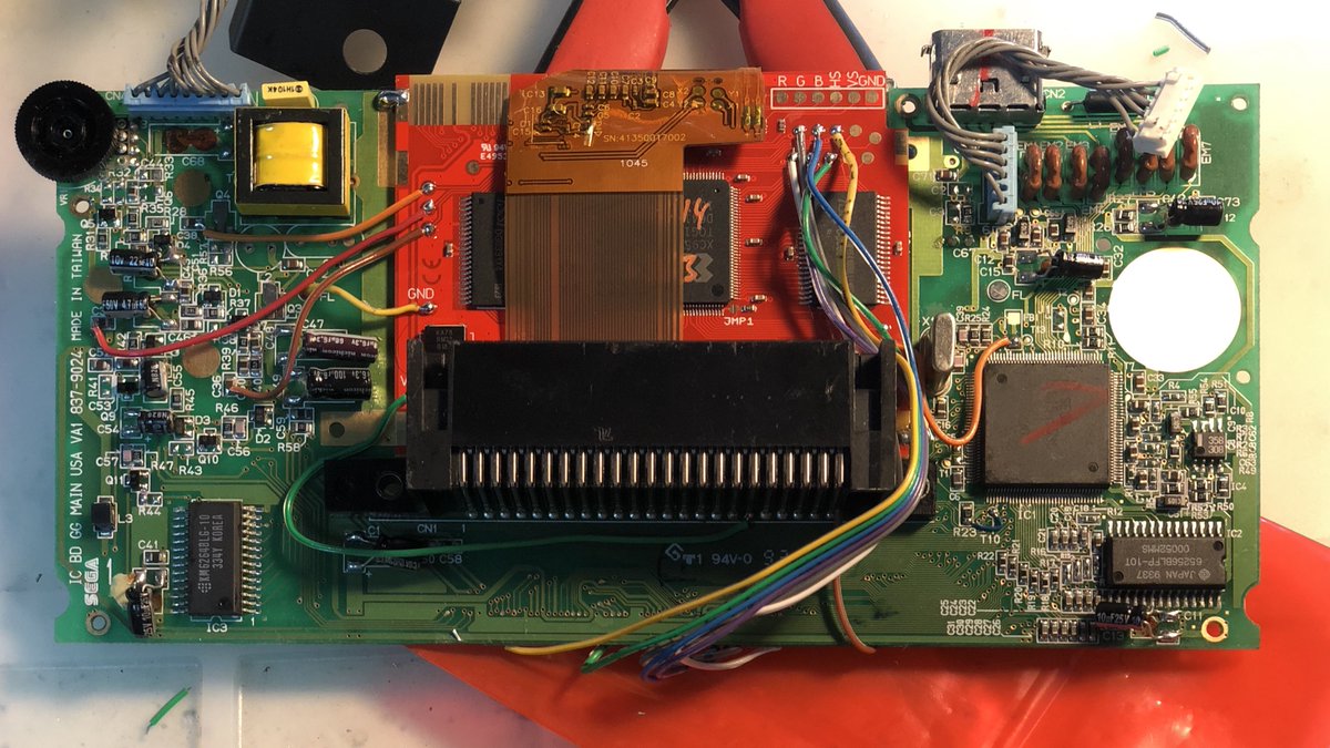 DiscConnection's tweet photo. #Sega #GameGear full recap + #McWill LCD upgrade. Caps &amp; LCD kit sourced from @Console5dotCOM #Console5 #DiscConnection #retrogaming https://t.co/HYoFf9q7al