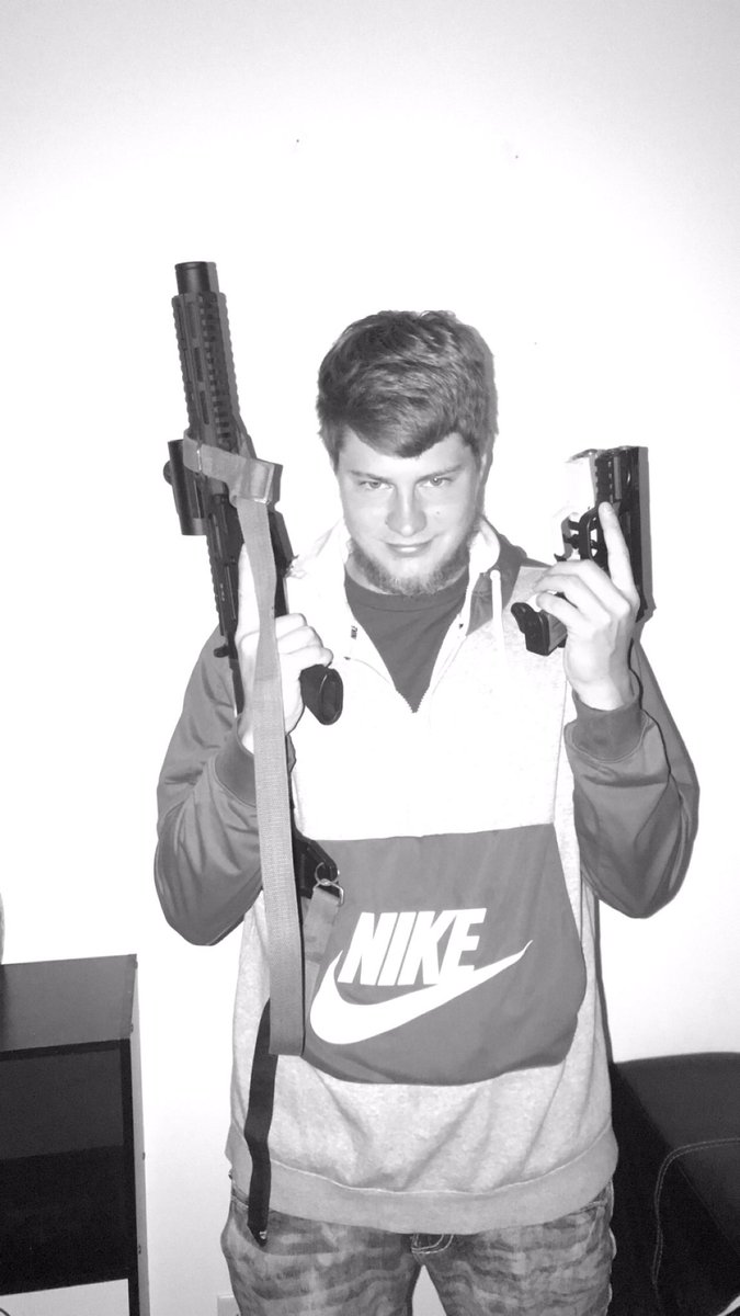 GerardBanks10's tweet image. Gun play, bitch?