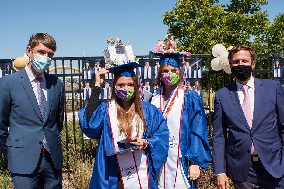 lelyceeSF's tweet photo. Our talented and creative Seniors are now ready for their next chapter. We wish them all the best and know they will carry with them the bilingual education and values of equality and inclusion they've received. #LFSFGraduation #LFSFClass2020 #LFSFPride https://t.co/4DOE3rmXAZ