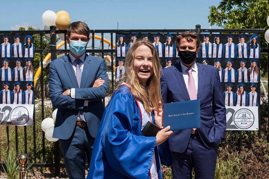 lelyceeSF's tweet photo. Our talented and creative Seniors are now ready for their next chapter. We wish them all the best and know they will carry with them the bilingual education and values of equality and inclusion they've received. #LFSFGraduation #LFSFClass2020 #LFSFPride https://t.co/4DOE3rmXAZ