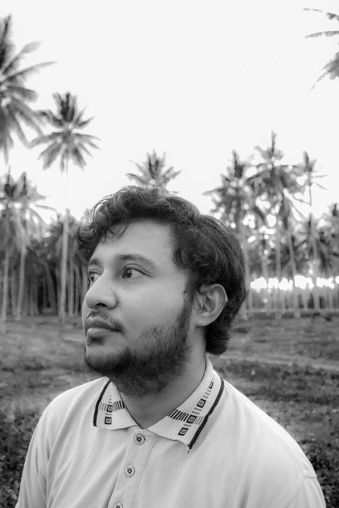 steinhard_siom's tweet photo. Tak perlu lari ke pantai atau sembunyi di hutan untuk bertemu rasa aman dan mencari jalan keluar. Selagi masih bisa berlutut dan berdoa, Tuhan sumber segalanya. Asalkan dengan kesungguhan, percayalah. 🙏 https://t.co/e2r8f5nkNP