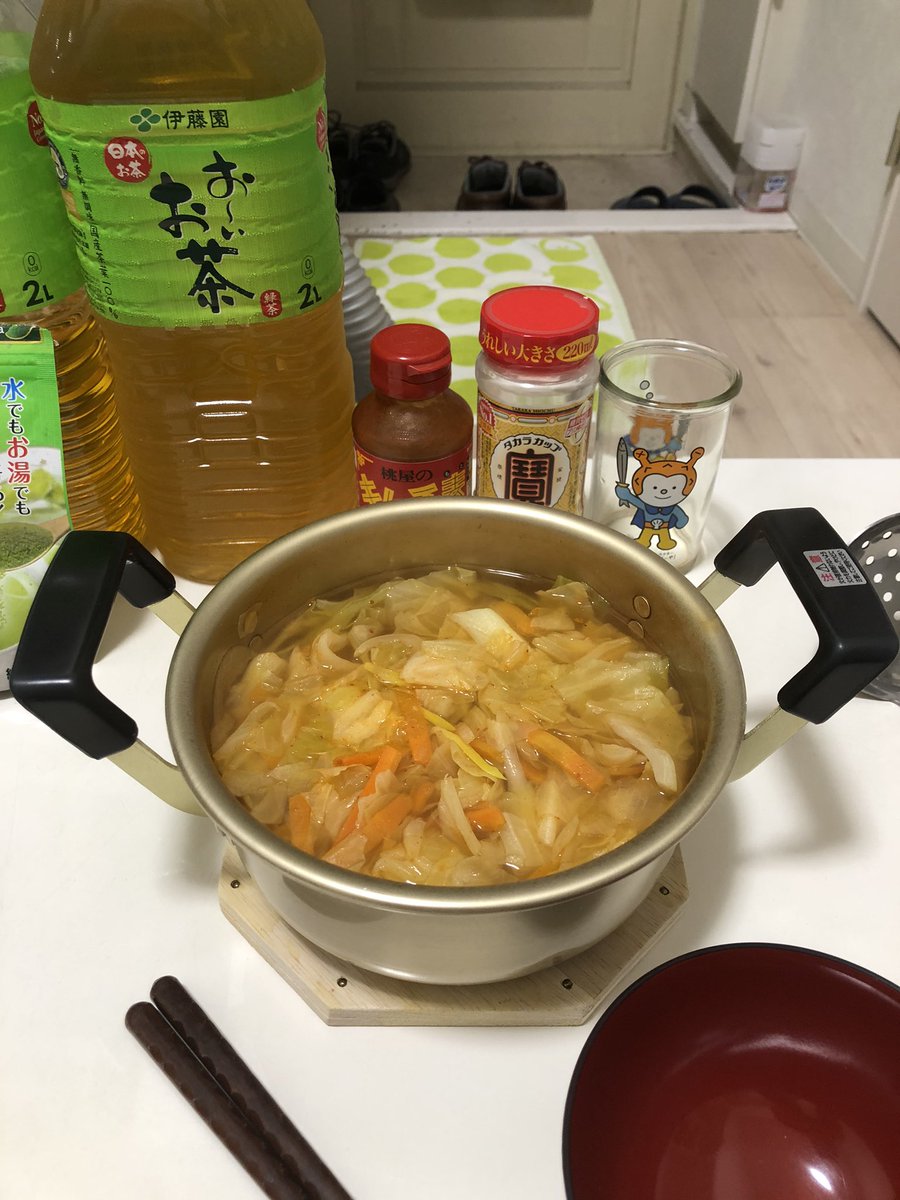 Tadataka على تويتر 昼食のキムチ鍋です たいへん美味しかったです 残ったスープにて 〆のラーメンをいただきました 〆のラーメンも たいへん美味しかったです ごちそうさまです 昼食 キムチ鍋 ラーメン 〆のラーメン マルタイラーメン
