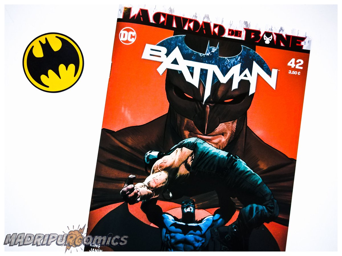 CMadripur's tweet photo. 💬 🦇ᗷᗩ丅ᗰᗩᑎ
꒝ᎥuᎠᕱᎠ Ꭰꂅ ცᕱՈꂅ
Ya había ganas de continuar con el #batman de #tomking tras este parón inusual más parecido al arco "contagio".
#batman #batmancityofbane #cityofbane @batman @tomking_tk @mikeljanin
@dccomics #dccomics #dc @eccediciones https://t.co/hmpc1dd4fO