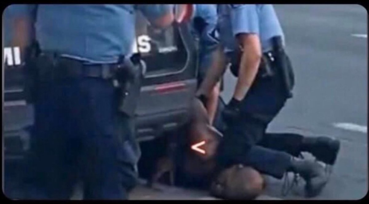 Wasn't George in cuffs before being placed on the ground? #TheGreatAwakening  #GeorgeFloydExposed