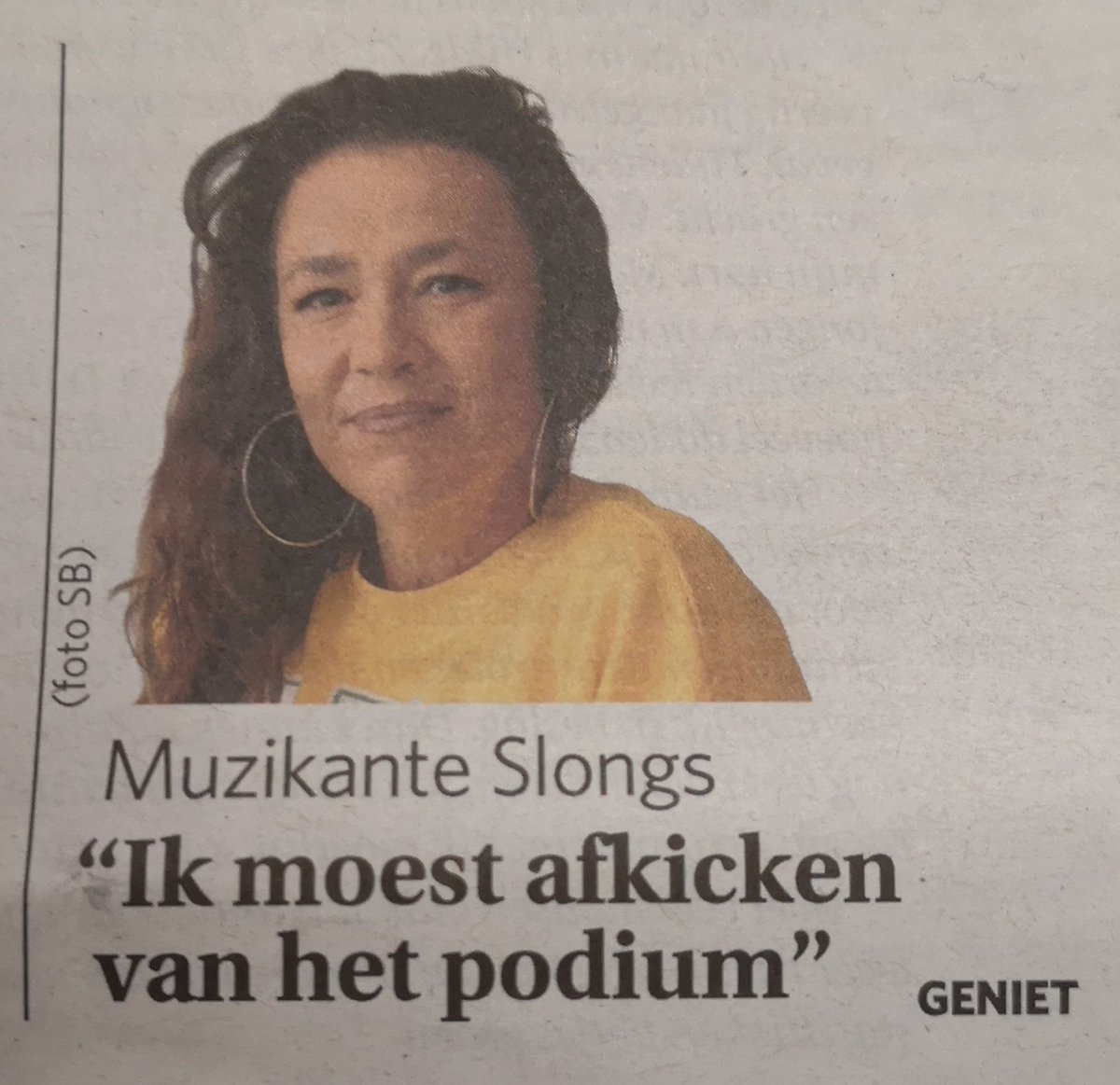 Dievanongs_News's tweet photo. #OchtendstondHeeftQueenSlongsInDeMond Our living legend, de legendarische Queen #Slongs @dievanongs staat in de krant 'De Zondag' (gratis krant verkrijgbaar bij de (warme) bakker) van 14 05 20 met een super mooie ontbijtbabbel #GenietenOpZondagOchtend #BestWayToStartYourSunday https://t.co/KlEDFJFvKE