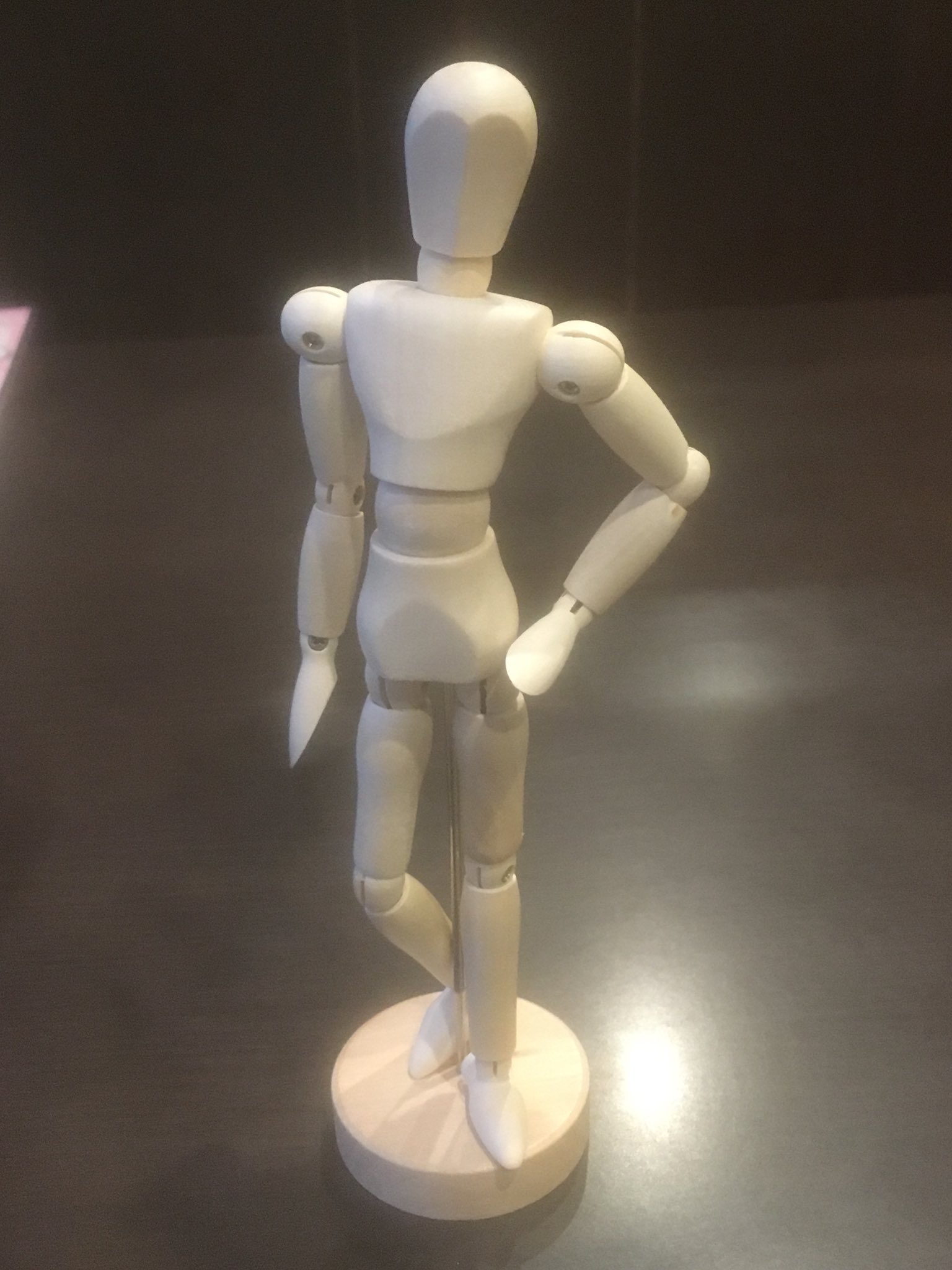 つかさ 100均にcmのデッサン人形売ってんの 300円だったけど お絵描き初心者のときは欲しいと思ってたけど今となってはあんまり使わんけど買ってしもうた T Co Gnqif7jqcq Twitter