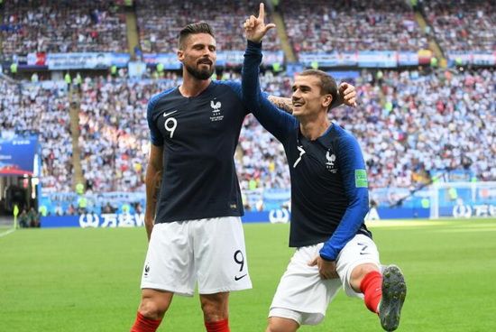 _Juanito14's tweet image. Franchement ça me fait de la peine de voir Griezmann pourrir de cette manière au sein de la poubelle catalane...

Il est aujourd'hui mis dans l'ombre d'un joueur qu'il a pourtant humilié à chaque fois qu'il l'a affronté dans une grande compétition...

Incompréhensible...