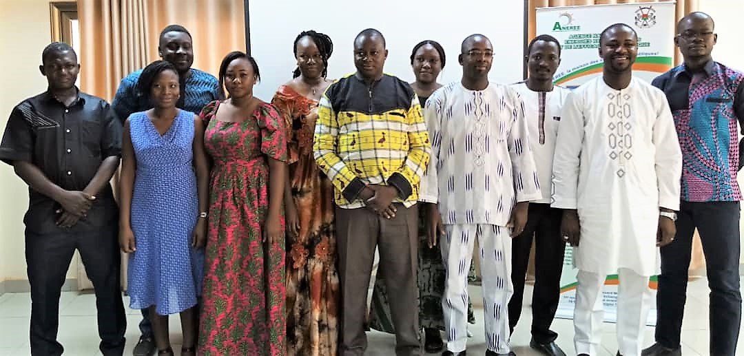 A l’image de l’Agence elle-même, le personnel présente des atouts : sa jeunesse, son dynamisme et son engagement. Ces directeurs et chefs de services ont bâti une TEAM solide, dynamique et engagée autours de 4 valeurs cardinales: Le RESPECT, la CLARTE, la CONFIANCE et l’ACTION.