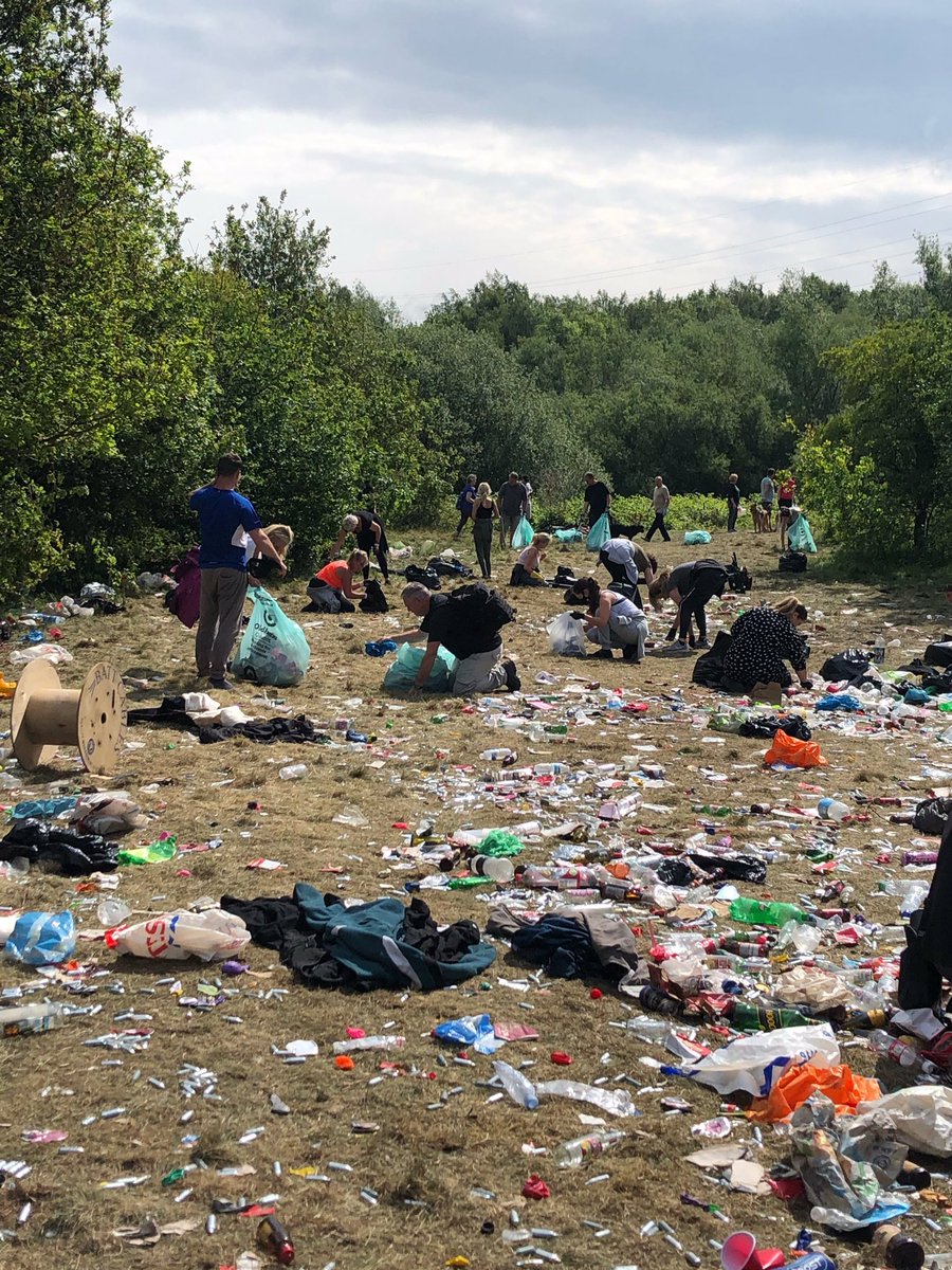 HelenaVesty's tweet photo. I’m at the field where the rave took place along with volunteers who have been here for hours. These are the scenes they were met with. @MENnewsdesk https://t.co/Lbt4ZhA9VO